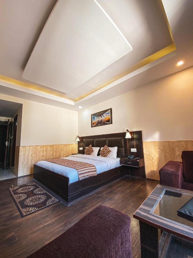 Hotel Manali Queen Zewnętrze zdjęcie