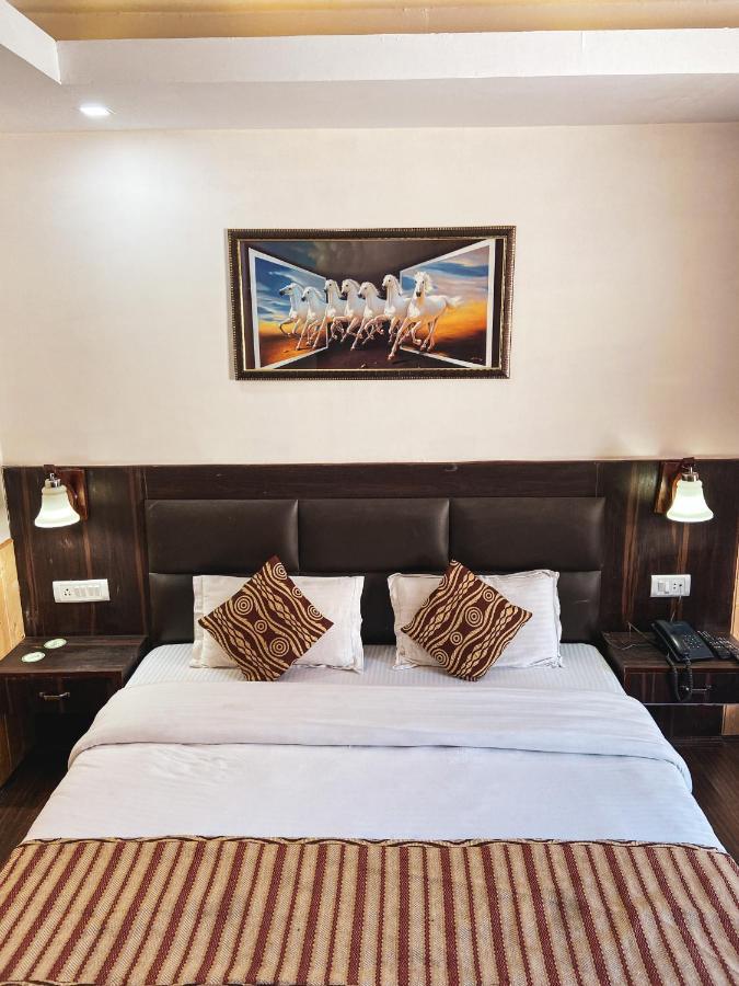 Hotel Manali Queen Zewnętrze zdjęcie