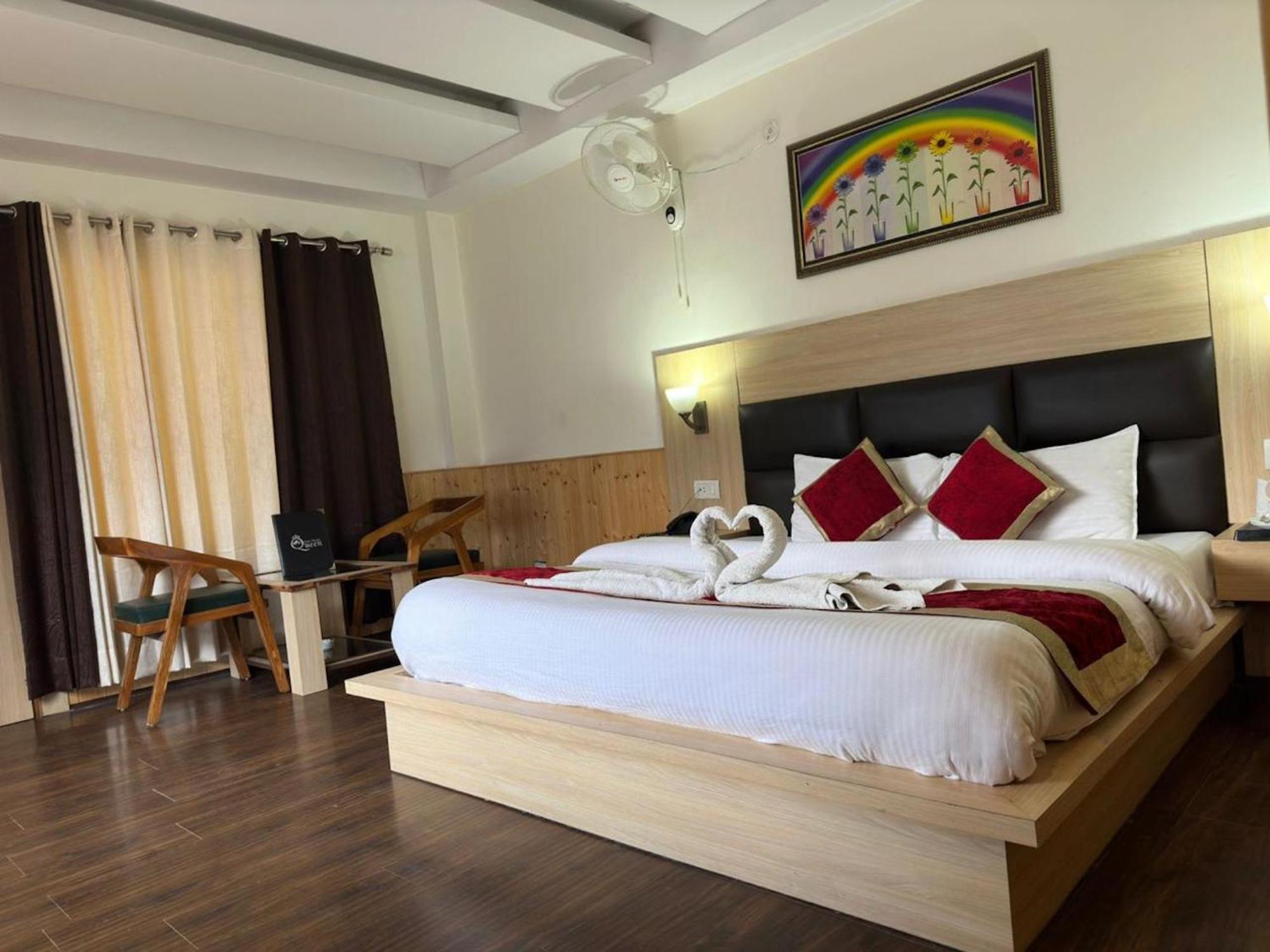 Hotel Manali Queen Zewnętrze zdjęcie