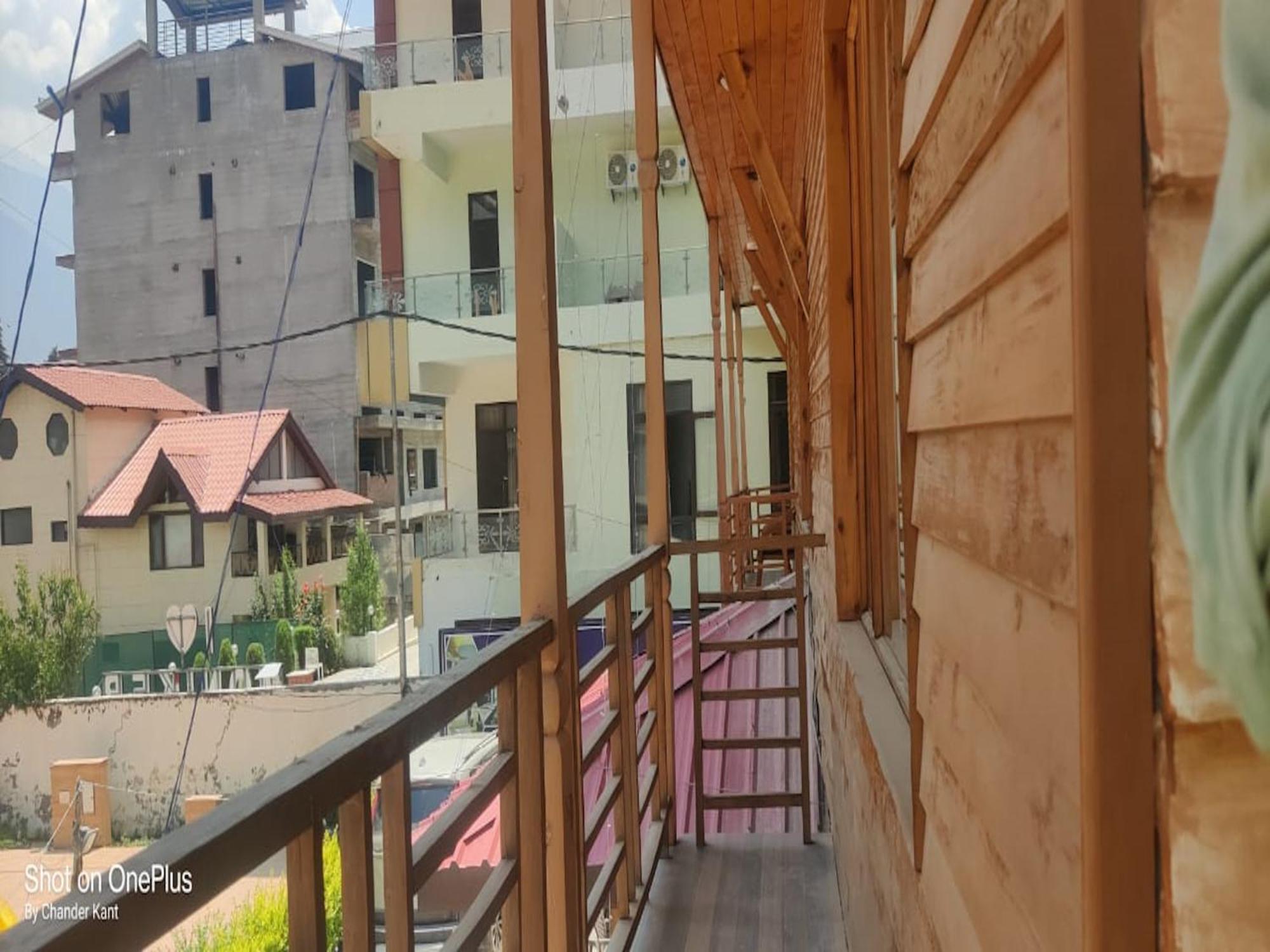 Hotel Manali Queen Zewnętrze zdjęcie