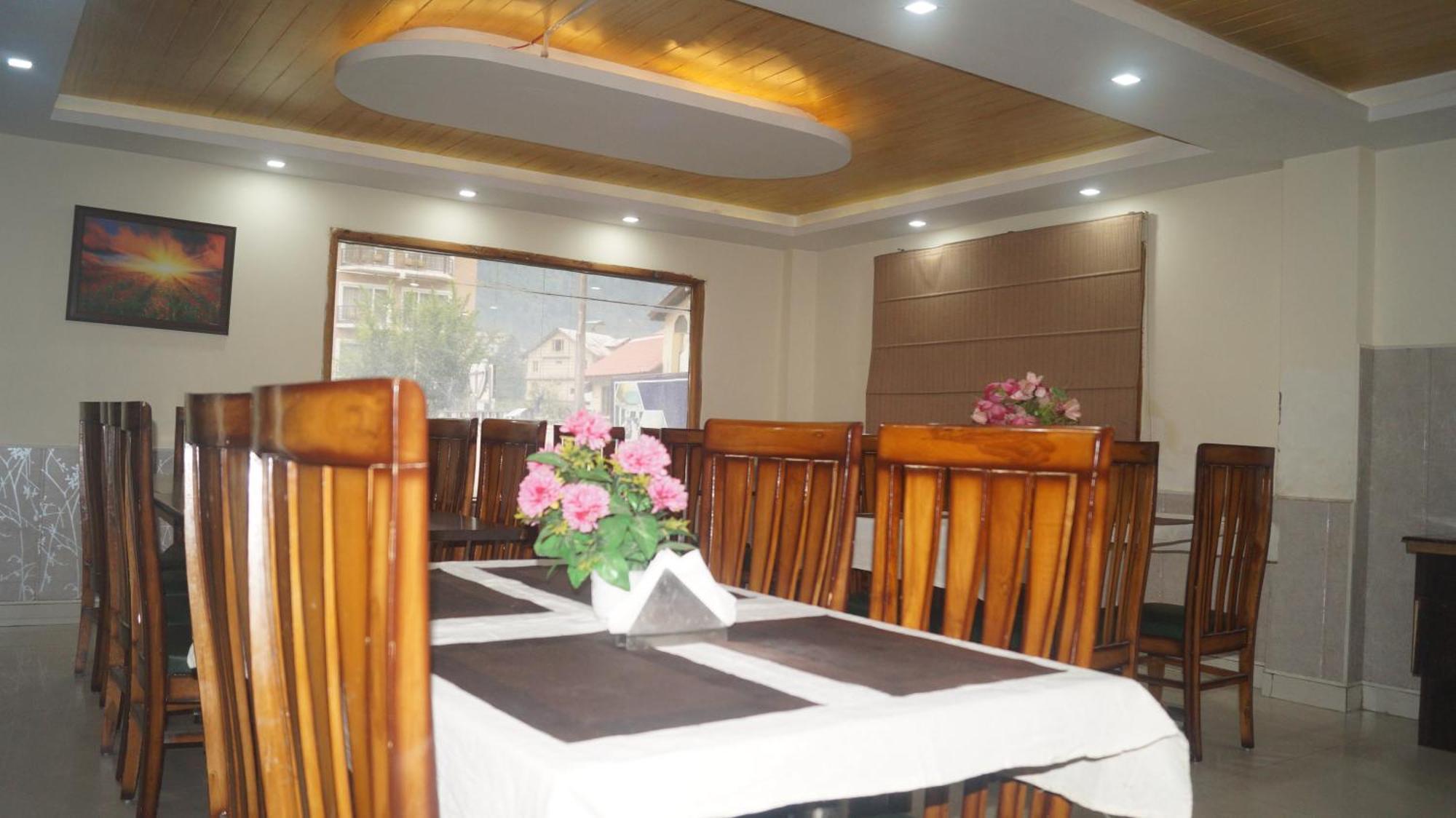 Hotel Manali Queen Zewnętrze zdjęcie